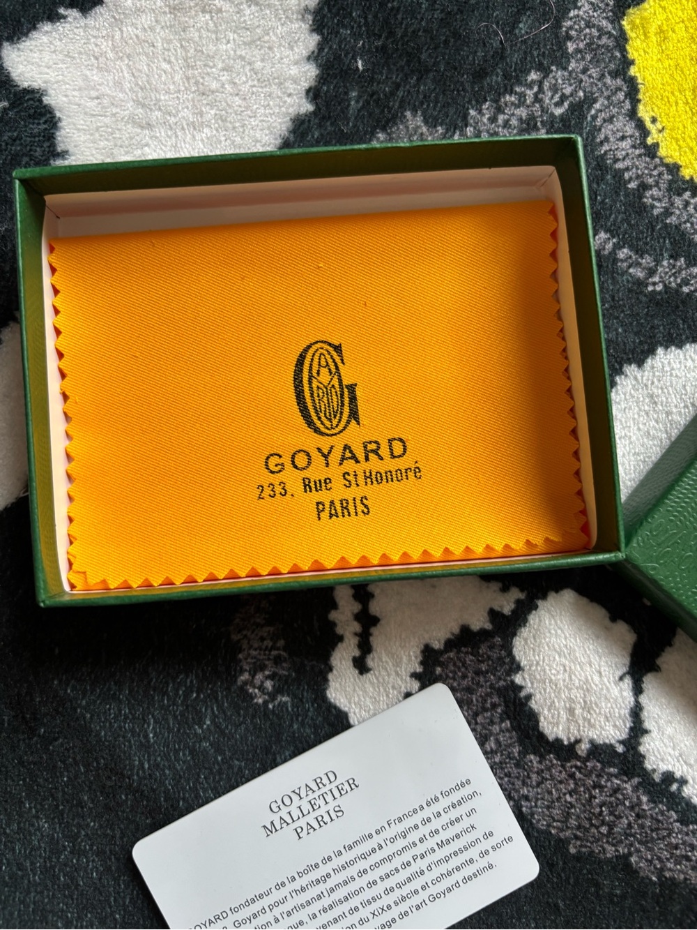 Goyard yellow Cleaning Cloth with White Logo Card in Green Box - Picture 4 of 6